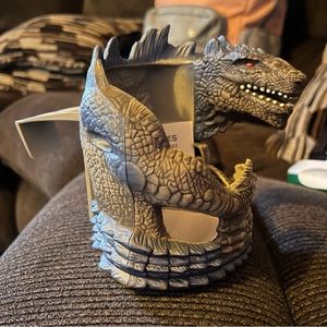 Dragon cup holder for the car